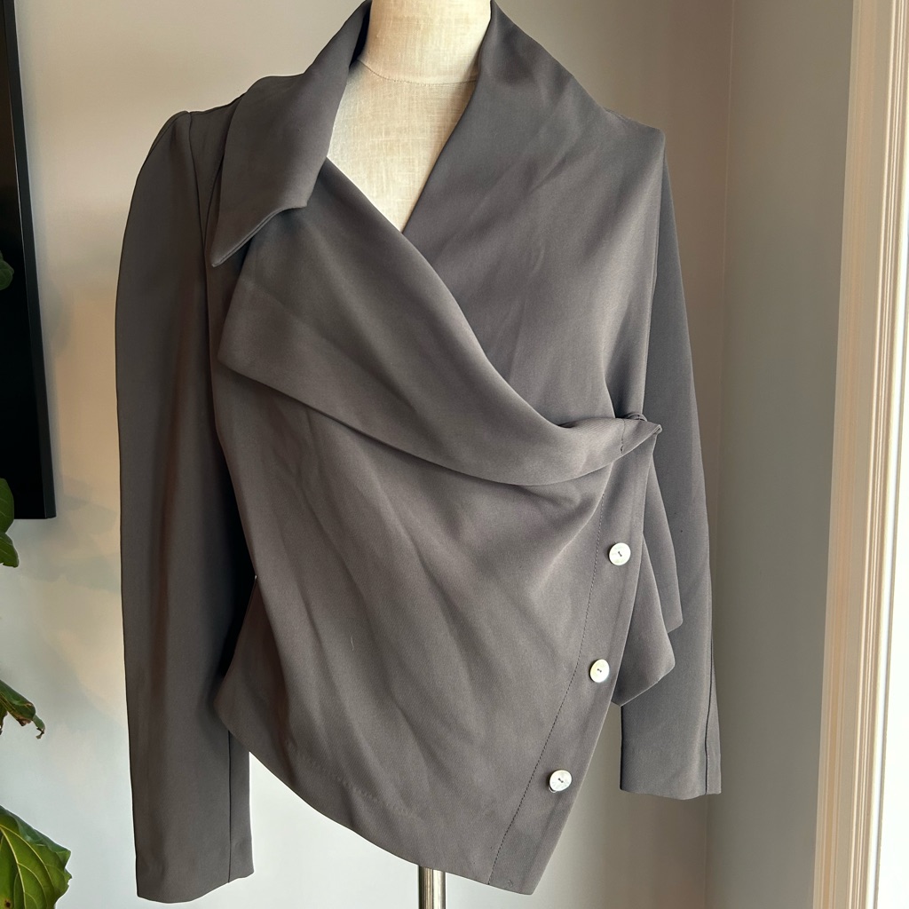 Sarah Pacini Blazer In A Brown/Charcoal Wrap Style Size 2